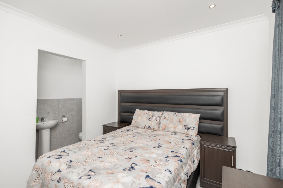 3 Bedroom Property for Sale in Bardale Village Western Cape